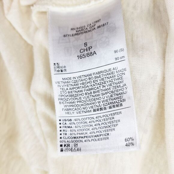 GAP Wemen's 3/4 length sleeve Henley V-neck with buttons Color Cream White Small - Picture 3 of 5